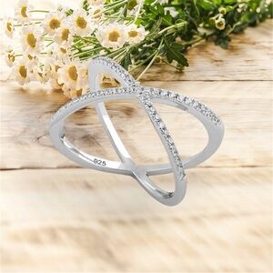 NWOT Solid Sterling Silver Overlapping X CZ Ring